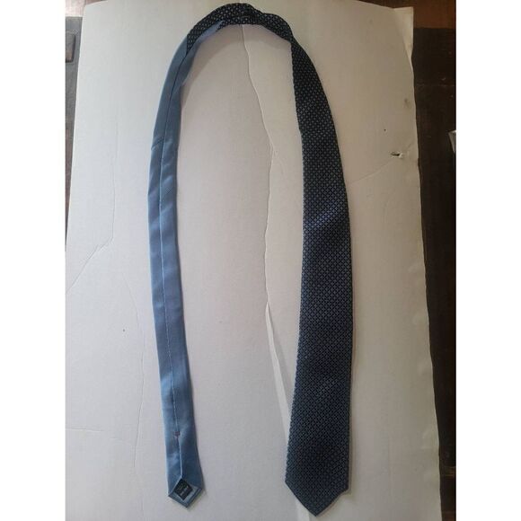 Tommy Hilfiger Men's Two Tone Blue Micro Square Jacquard Silk Necktie One Size - Picture 1 of 6